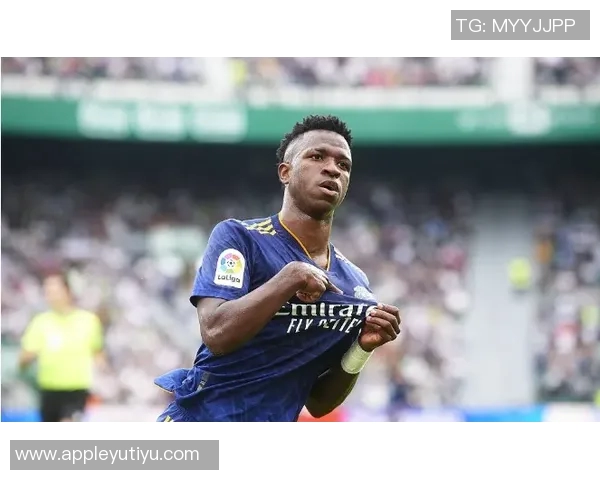 埃尔切主帅直言维尼修斯犯规明显非正常比赛对抗行为引发争议